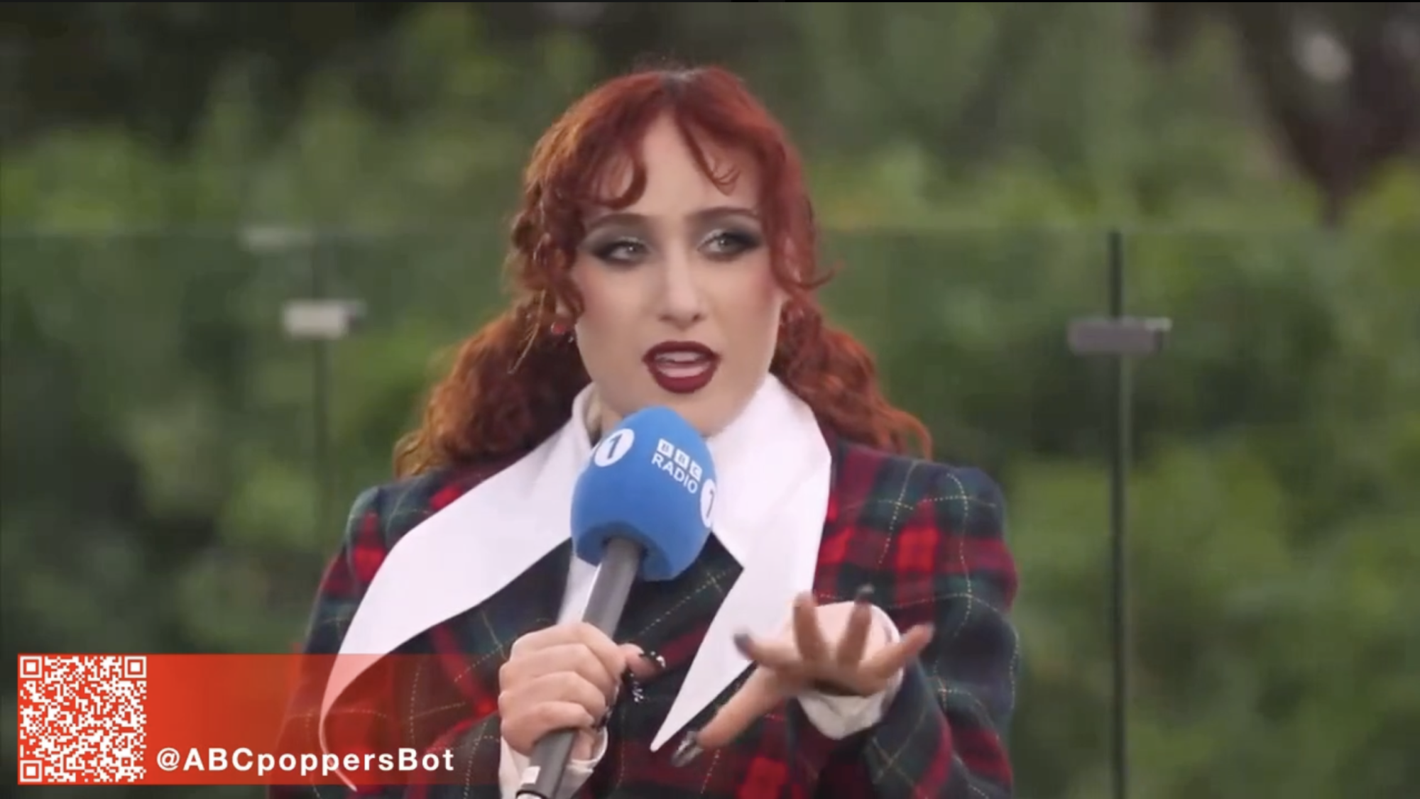 Всегда происходит какая-то хуйня. Какая-то сука блюет, какая-то сука вдыхает попперсы, какой-то девушке всё равно, что её парик наполовину снят Чебоксарах Всегда происходит какая-то хуйня. Какая-то сука блюет, какая-то сука вдыхает попперсы, какой-то девушке всё равно, что её парик наполовину снят Чебоксарах